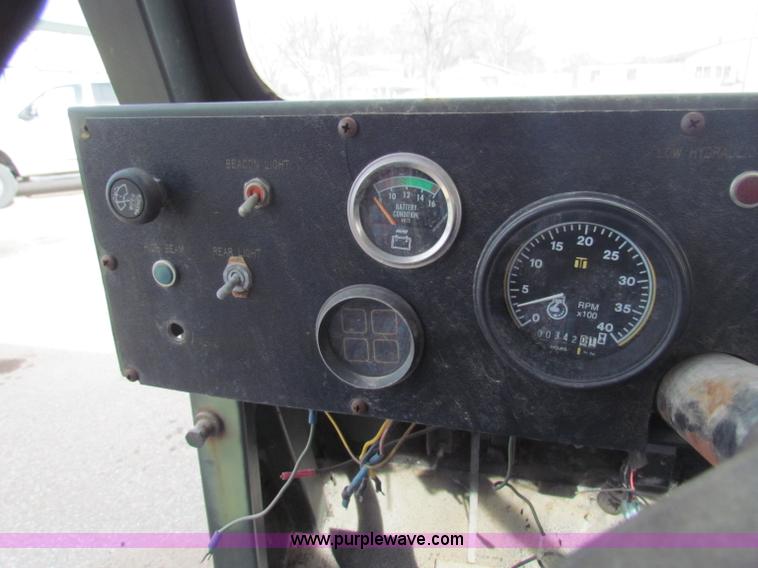 image for item B7057 1989 PSI MB4 tow tractor