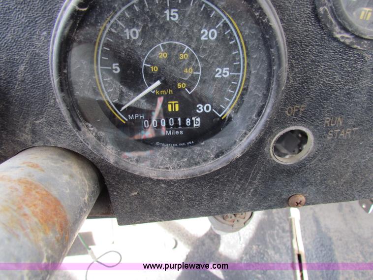 image for item B7057 1989 PSI MB4 tow tractor