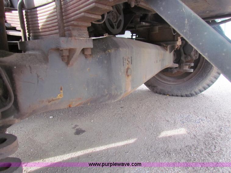 image for item B7057 1989 PSI MB4 tow tractor