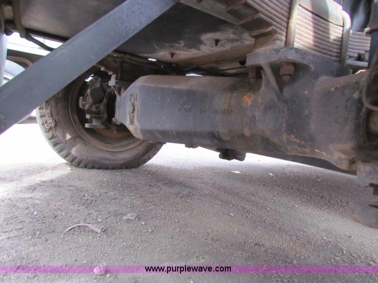 image for item B7057 1989 PSI MB4 tow tractor