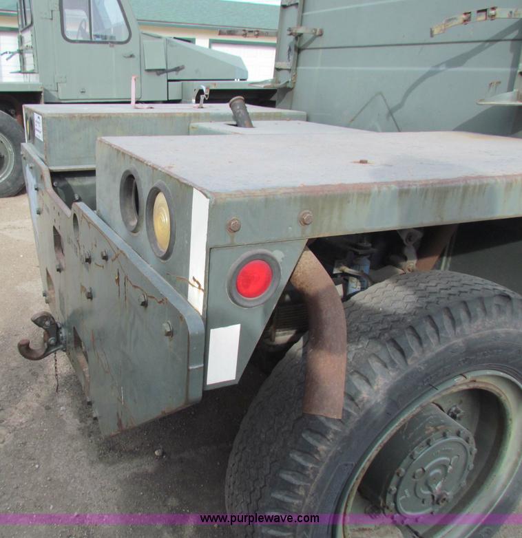 image for item B7057 1989 PSI MB4 tow tractor