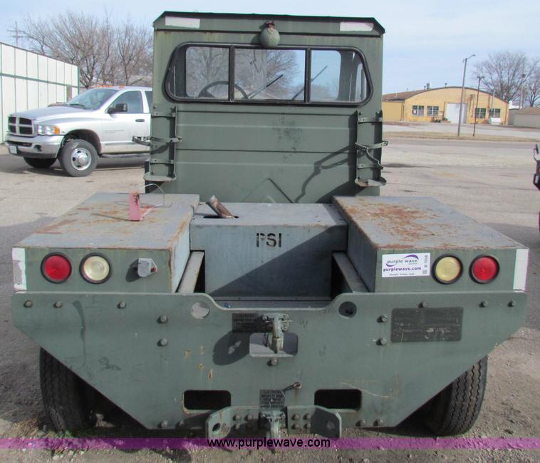 image for item B7058 1989 PSI MB4 tow tractor