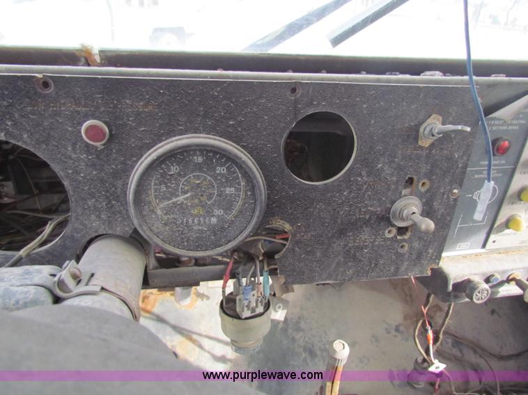 image for item B7058 1989 PSI MB4 tow tractor