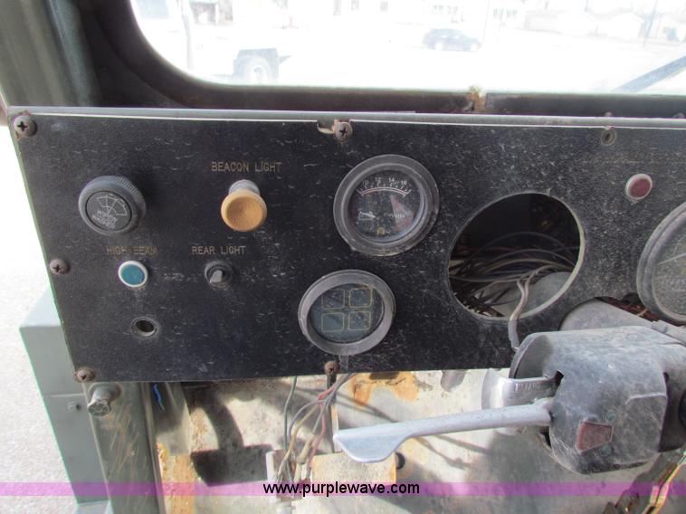 image for item B7058 1989 PSI MB4 tow tractor
