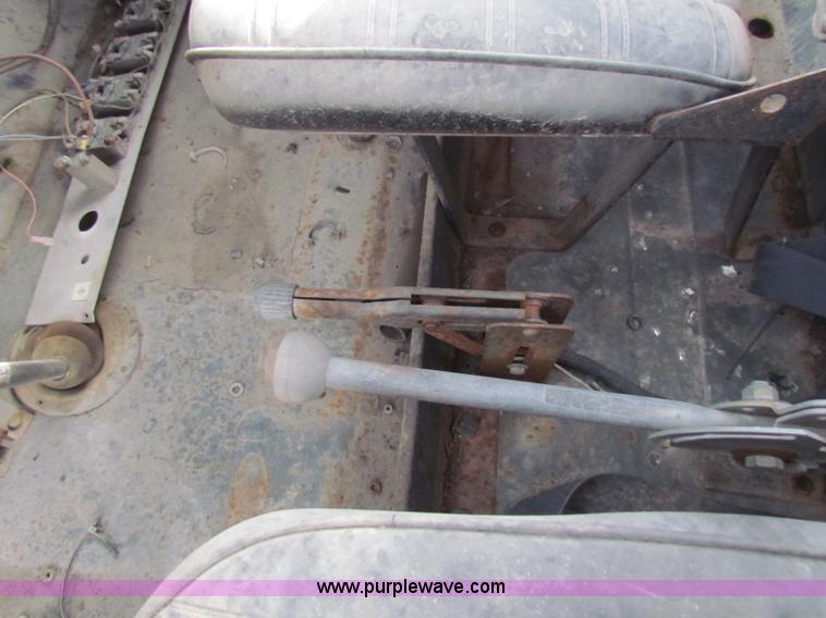 image for item B7058 1989 PSI MB4 tow tractor