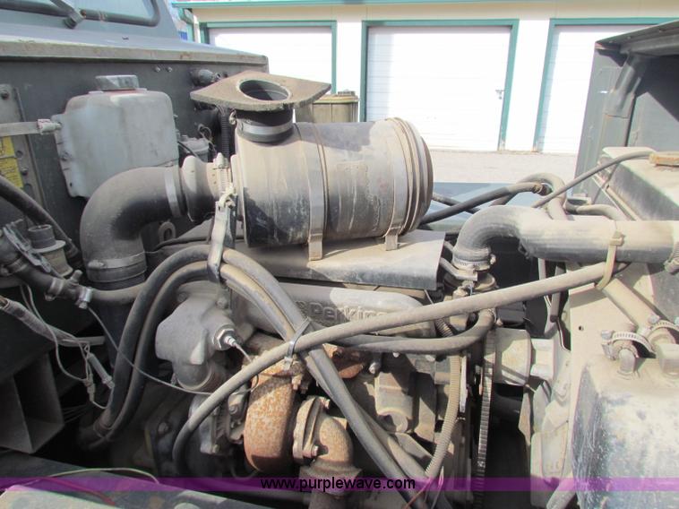 image for item B7058 1989 PSI MB4 tow tractor