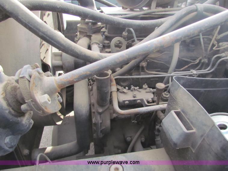 image for item B7058 1989 PSI MB4 tow tractor