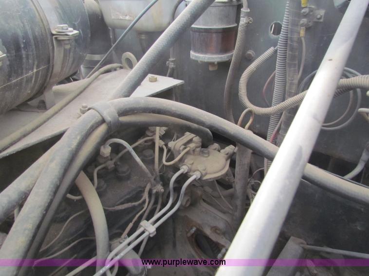 image for item B7058 1989 PSI MB4 tow tractor