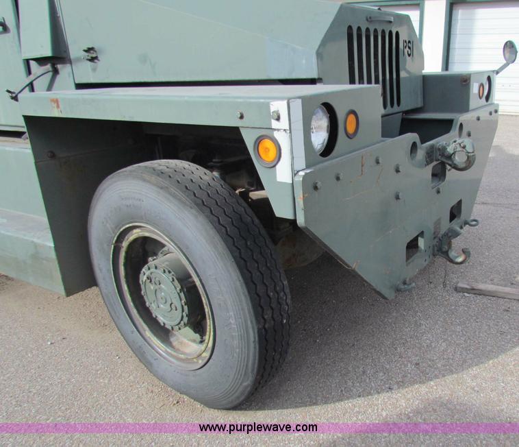 image for item B7058 1989 PSI MB4 tow tractor