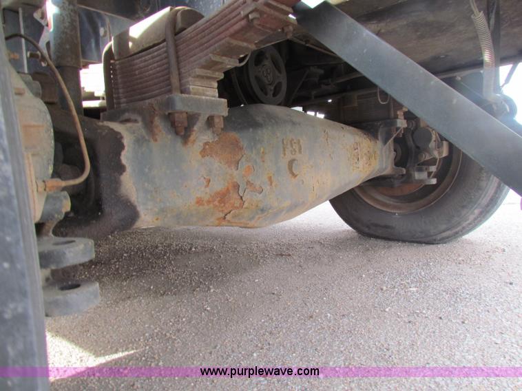 image for item B7058 1989 PSI MB4 tow tractor