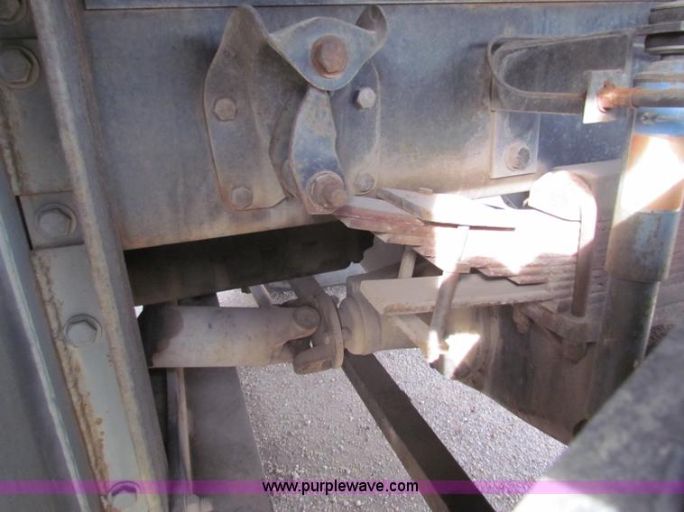 image for item B7058 1989 PSI MB4 tow tractor