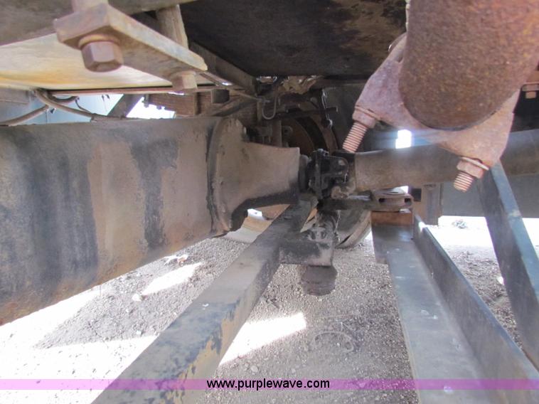 image for item B7058 1989 PSI MB4 tow tractor