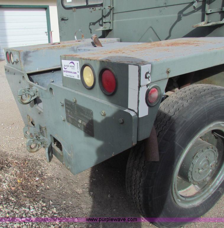 image for item B7058 1989 PSI MB4 tow tractor