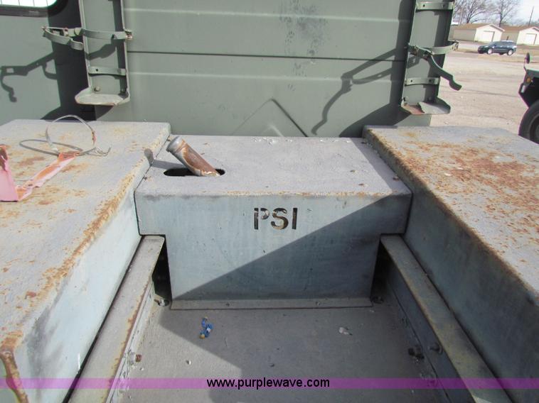 image for item B7058 1989 PSI MB4 tow tractor