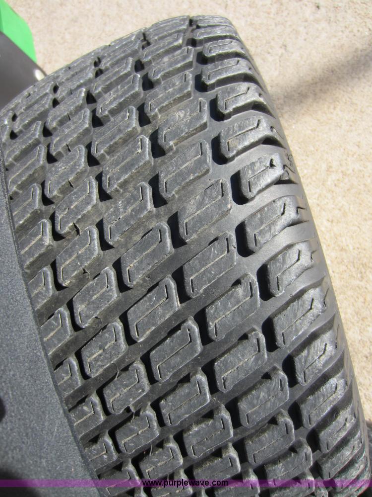 image for item B9071 2007 John Deere 757 lawn mower