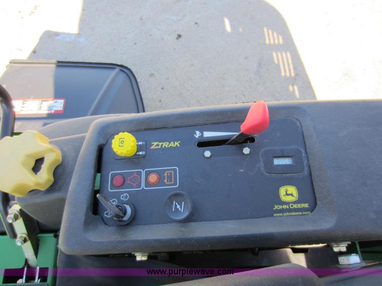 image for item B9071 2007 John Deere 757 lawn mower