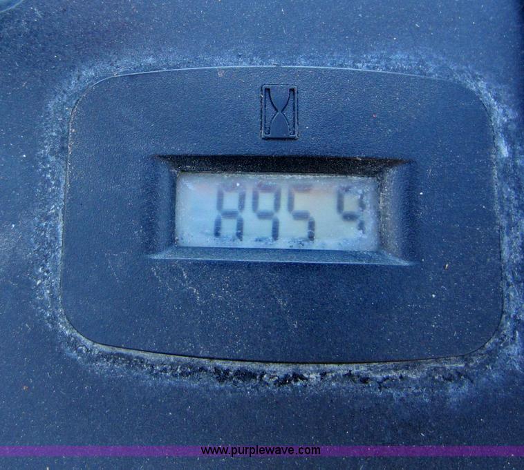 image for item B9071 2007 John Deere 757 lawn mower