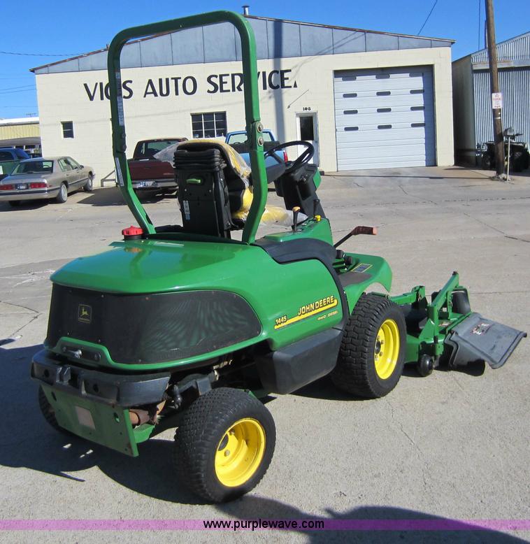 image for item B9072 John Deere 1445 lawn mower