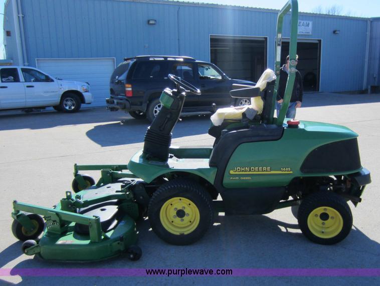image for item B9072 John Deere 1445 lawn mower