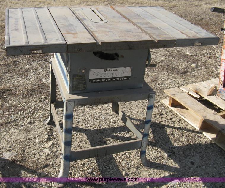 image for item B9731 Bench saw and table saw