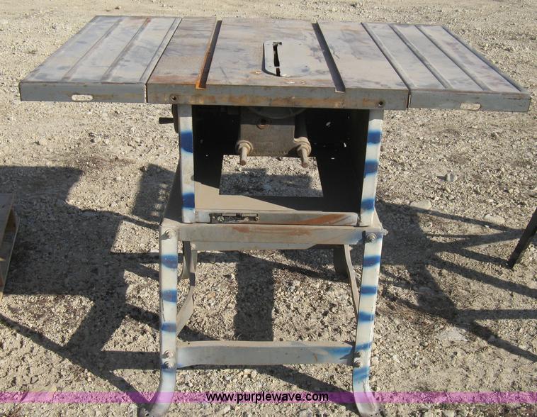 image for item B9731 Bench saw and table saw