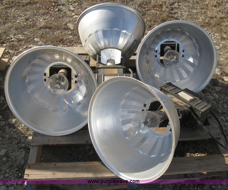 image for item B9734 (4) commercial high wattage light fixtures