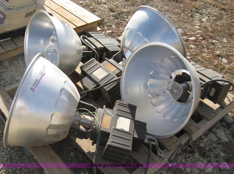 image for item B9734 (4) commercial high wattage light fixtures