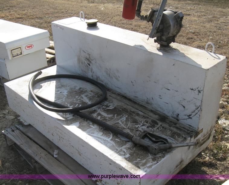 image for item B9737 Delta 105 gallon fuel tank