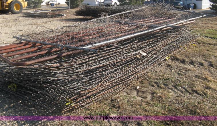 image for item B9739 Large assortment of gate and fence panels