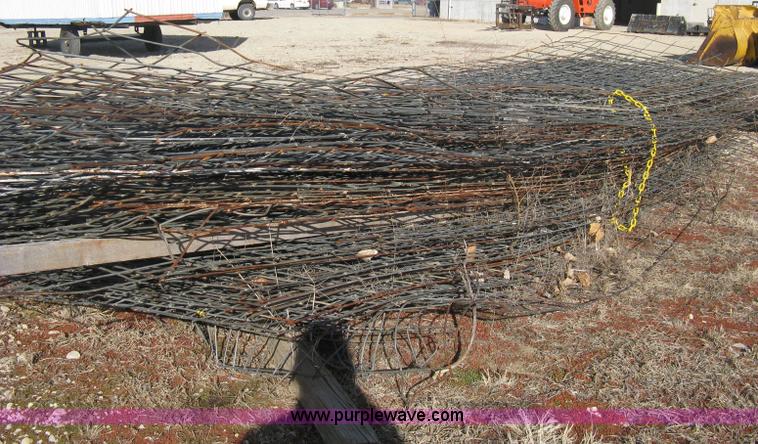 image for item B9739 Large assortment of gate and fence panels