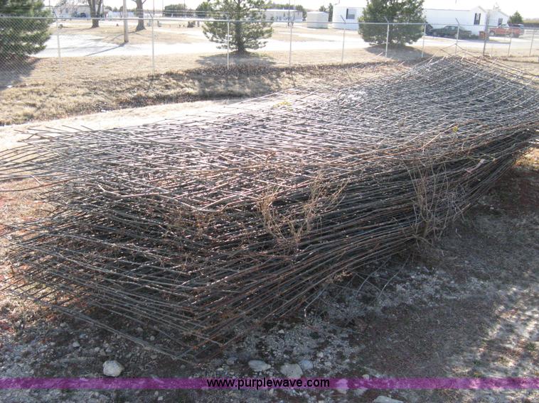 image for item B9739 Large assortment of gate and fence panels