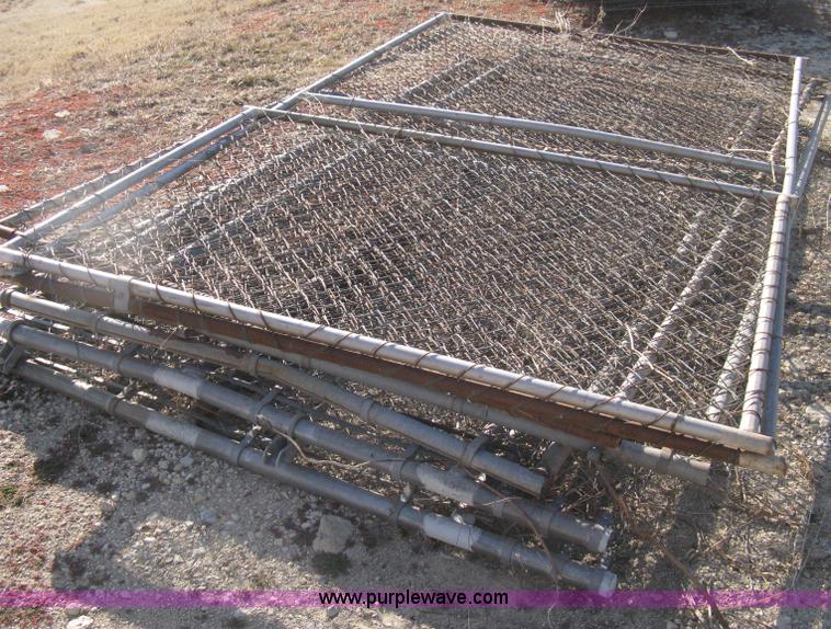 image for item B9739 Large assortment of gate and fence panels