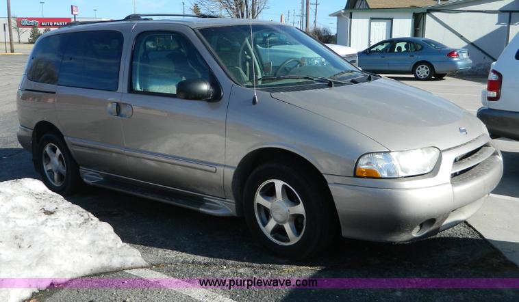 image for item D8519 2001 Nissan Quest GXE mini van
