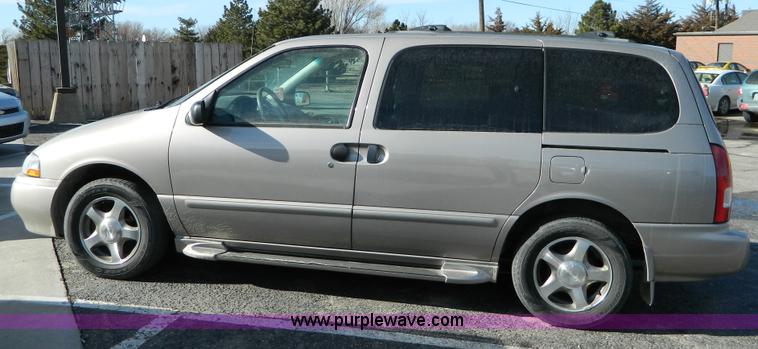 image for item D8519 2001 Nissan Quest GXE mini van