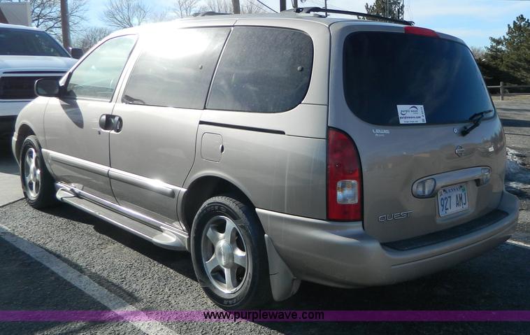 image for item D8519 2001 Nissan Quest GXE mini van