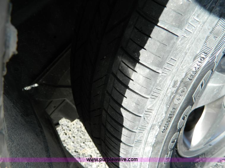 image for item D8519 2001 Nissan Quest GXE mini van