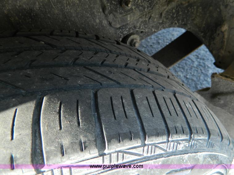 image for item D8519 2001 Nissan Quest GXE mini van