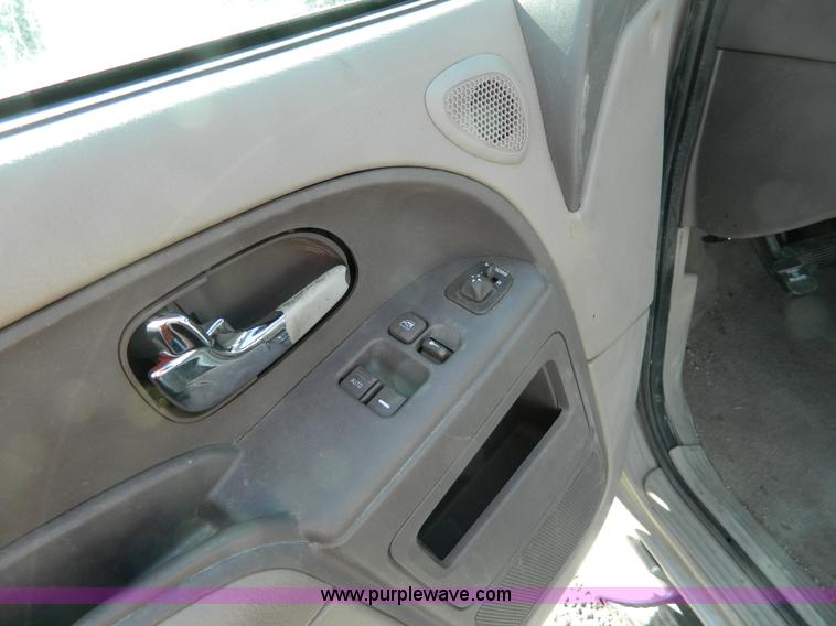 image for item D8519 2001 Nissan Quest GXE mini van