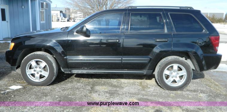 image for item D8684 2006 Jeep Grand Cherokee Laredo SUV