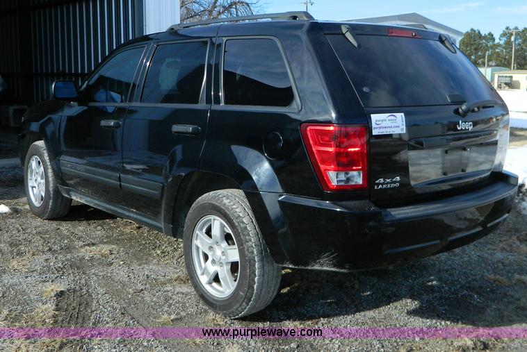 image for item D8684 2006 Jeep Grand Cherokee Laredo SUV