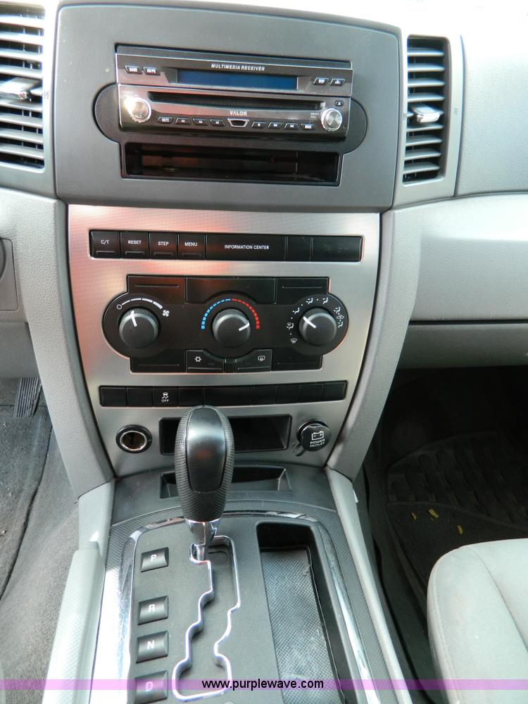 image for item D8684 2006 Jeep Grand Cherokee Laredo SUV