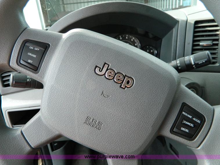 image for item D8684 2006 Jeep Grand Cherokee Laredo SUV