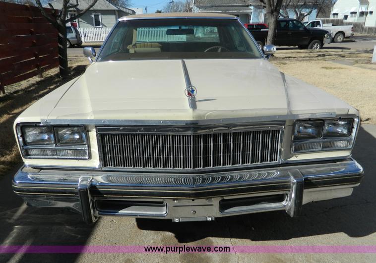 image for item D8713 1976 Buick Limited 225
