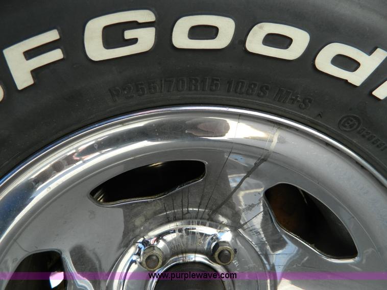 image for item D8713 1976 Buick Limited 225