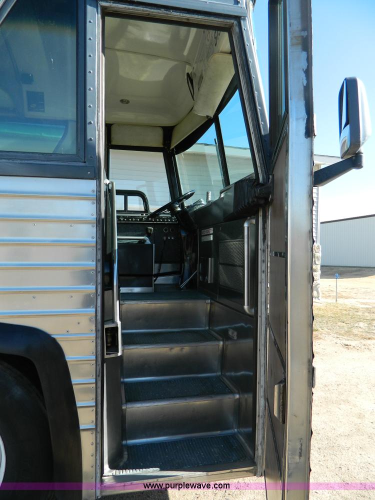 image for item D8716 1977 MCI Bus Crusader MC-8