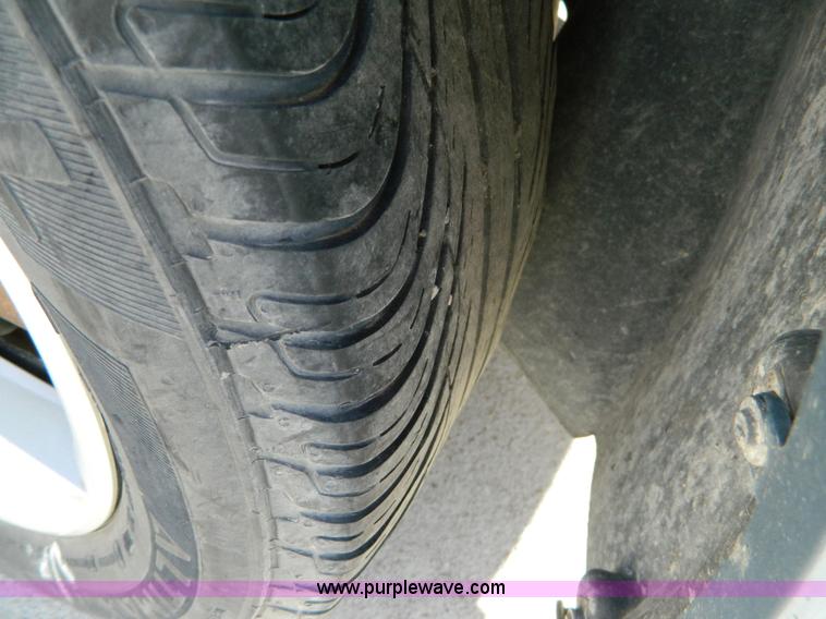 image for item D8727 2007 Ford Taurus SE