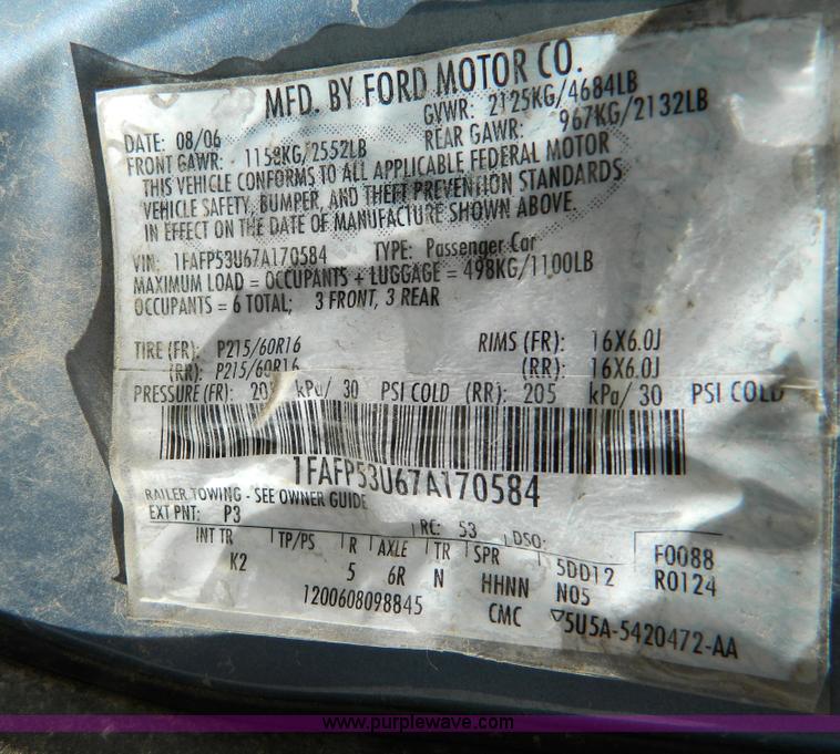 image for item D8727 2007 Ford Taurus SE