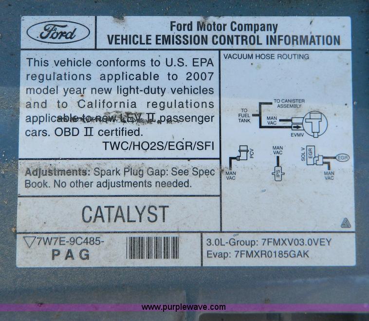 image for item D8727 2007 Ford Taurus SE