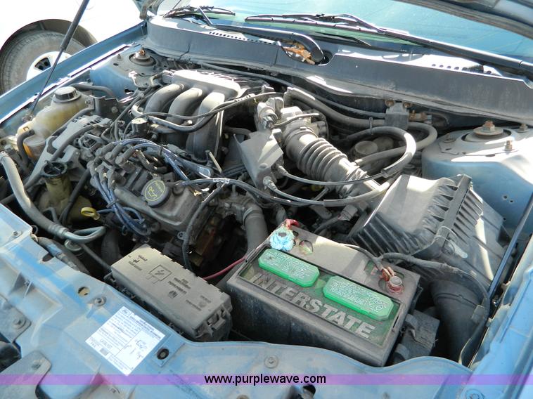 image for item D8727 2007 Ford Taurus SE