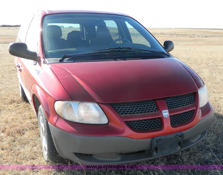 image for item D8740 2001 Dodge Caravan SE mini van